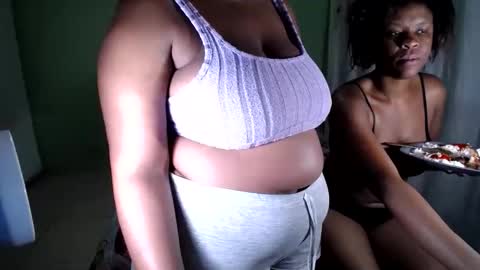 Snapshot of flowersaltry chatting on 9, 4, 2026 flowersaltry online show from 9, 4, 2026