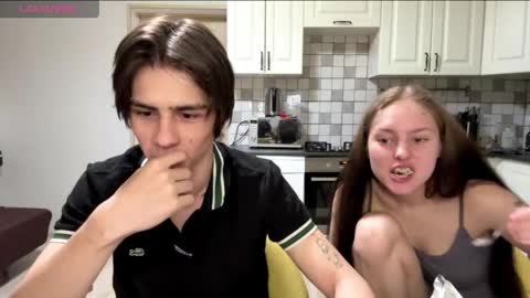 flowerscouple online show from 24, 3, 2026