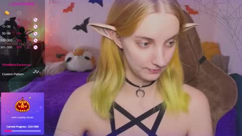 Snapshot of fluffy_muffin3 chatting on 30, 10, 2025 Agatha online show from 30, 10, 2025