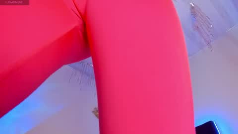 Snapshot of flylia_ chatting on 27, 9, 2025 lia online show from 27, 9, 2025