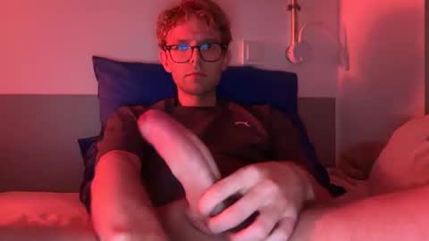 Snapshot of fnmle chatting on 12, 10, 2025 Drew online show from 12, 10, 2025