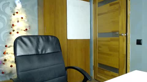 Molli  Ready for any play with you. Hottest show in pvt  Help a student earn big tokens  online show from 10, 1, 2025