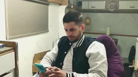 independent model online show from 2, 4, 2026