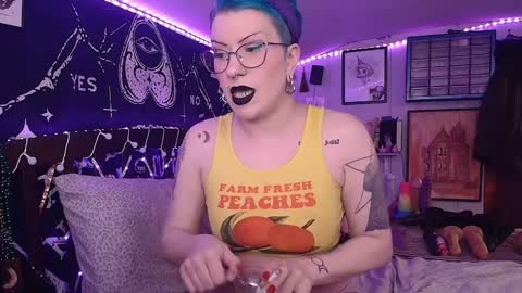 Fonda Dix online show from 17, 9, 2025