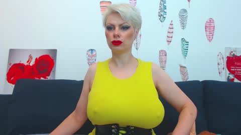 Snapshot of forever_barbie chatting on 2, 11, 2025 Adana online show from 2, 11, 2025