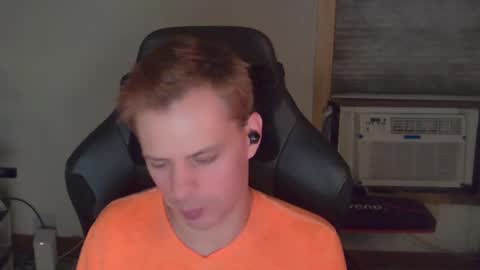 Snapshot of forever_broken chatting on 9, 10, 2025 forever_broken online show from 9, 10, 2025