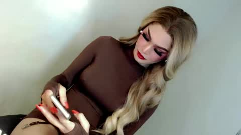 KHATRINA STACIE MARIE online show from 3, 12, 2024