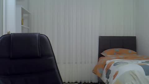 Snapshot of fortiori8 chatting on 19, 12, 2025 fortiori8 online show from 19, 12, 2025