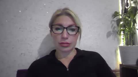 fox_red_lady7 online show from 10, 11, 2025