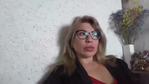 fox_red_lady7 online show from 5, 3, 2026