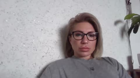 fox_red_lady7 online show from 16, 4, 2026