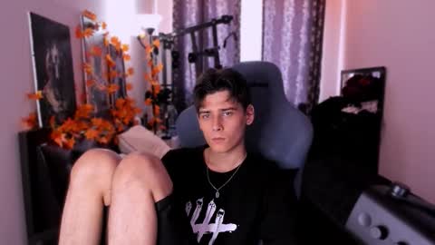 Snapshot of foxicfu chatting on 12, 11, 2025 Foxicfu online show from 12, 11, 2025