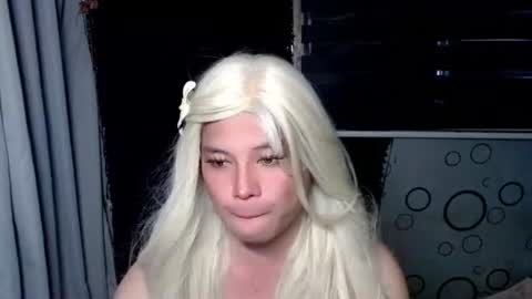 Snapshot of foxli_xx chatting on 11, 11, 2025 KITTY online show from 11, 11, 2025