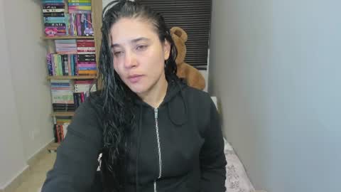 Snapshot of foxwen chatting on 5, 8, 2026 wen. online show from 5, 8, 2026