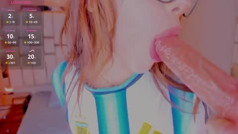 Snapshot of foxxxypink chatting on 30, 5, 2026 fox with 3 xs online show from 30, 5, 2026