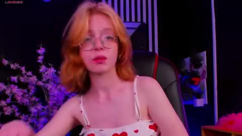 Snapshot of foxxxypolly chatting on 29, 6, 2026 Polly online show from 29, 6, 2026