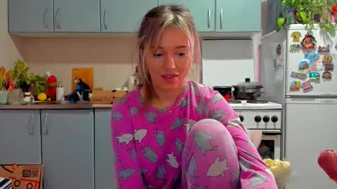 Foxy online show from 7, 11, 2025