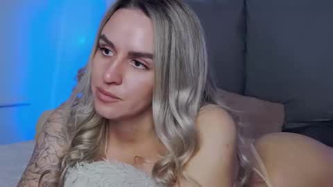 Snapshot of foxy_kimmi chatting on 27, 11, 2025 Foxy Kimmi online show from 27, 11, 2025