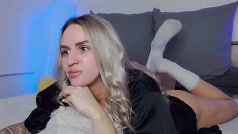 Snapshot of foxy_kimmi chatting on 3, 12, 2025 Foxy Kimmi online show from 3, 12, 2025