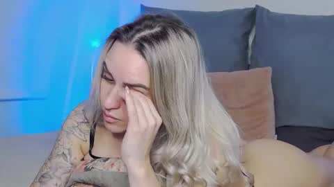 Foxy Kimmi online show from 6, 3, 2026