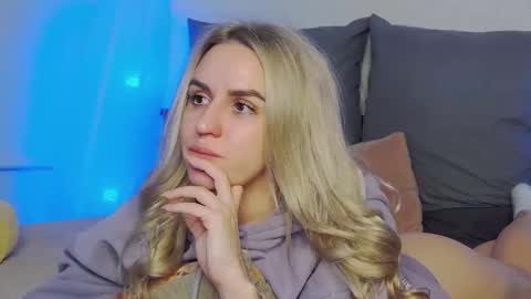 Foxy Kimmi online show from 11, 4, 2026