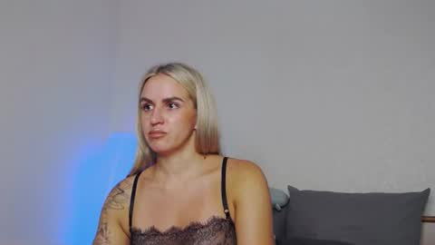 Snapshot of foxy_kimmi chatting on 7, 7, 2026 Foxy Kimmi online show from 7, 7, 2026