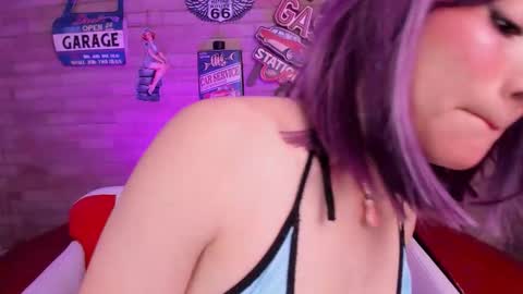 Snapshot of foxy_rhenna chatting on 5, 12, 2025 Miss Rhenna online show from 5, 12, 2025