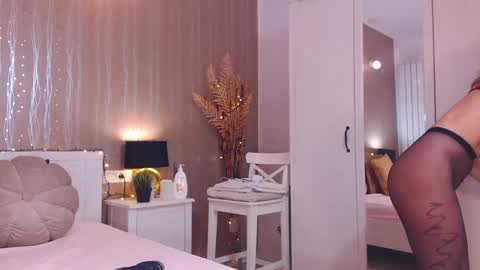 Adela - Single mom. 40 y online show from 21, 1, 2025