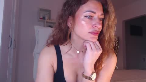 Adela - Single mom. 40 y online show from 30, 3, 2026