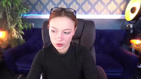 Snapshot of foxymayy chatting on 6, 10, 2025 Maya online show from 6, 10, 2025