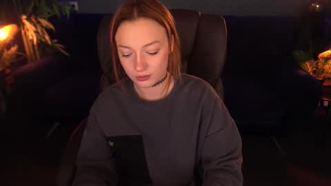 Snapshot of foxymayy chatting on 6, 11, 2025 Maya online show from 6, 11, 2025