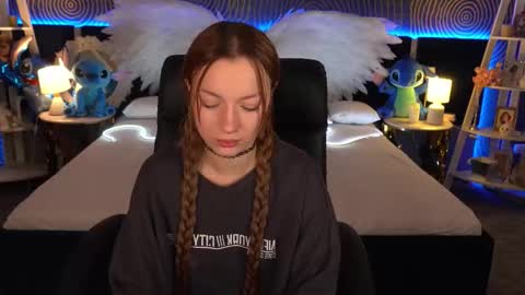 Snapshot of foxymayy chatting on 26, 11, 2025 Maya online show from 26, 11, 2025