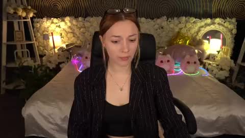 Snapshot of foxymayy chatting on 13, 5, 2026 Maya online show from 13, 5, 2026