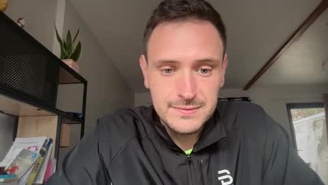 Snapshot of fraisetagada359 chatting on 2, 11, 2025 fraisetagada359 online show from 2, 11, 2025