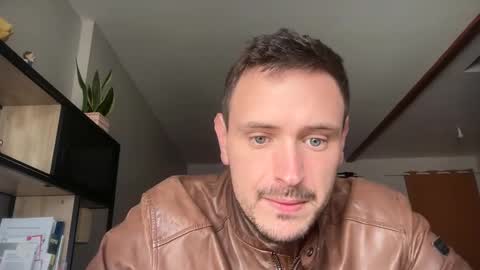 Snapshot of fraisetagada359 chatting on 8, 11, 2025 fraisetagada359 online show from 8, 11, 2025