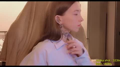 fran_bow online show from 17, 11, 2025