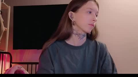 fran_bow online show from 16, 4, 2026