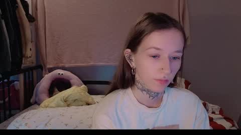 Snapshot of fran_bow chatting on 6, 5, 2026 fran_bow online show from 6, 5, 2026
