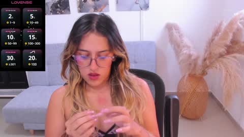 Snapshot of francesca__ross chatting on 11, 12, 2024 Francesca online show from 11, 12, 2024