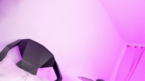 francesca online show from 5, 12, 2025