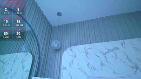 franchesca_de_luca online show from 23, 9, 2025