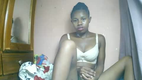 Snapshot of franciefrancie chatting on 2, 3, 2025 francilla online show from 2, 3, 2025