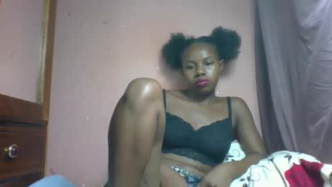 Snapshot of franciefrancie chatting on 6, 3, 2025 francilla online show from 6, 3, 2025