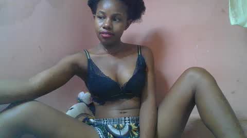 Snapshot of franciefrancie chatting on 12, 3, 2025 francilla online show from 12, 3, 2025