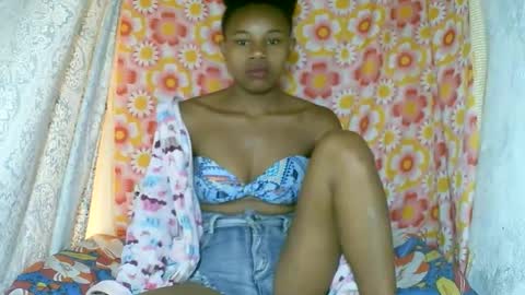 Snapshot of franciefrancie chatting on 20, 10, 2025 francilla online show from 20, 10, 2025