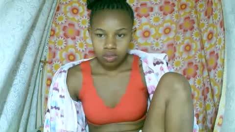 Snapshot of franciefrancie chatting on 26, 10, 2025 francilla online show from 26, 10, 2025