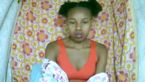 Snapshot of franciefrancie chatting on 28, 10, 2025 francilla online show from 28, 10, 2025