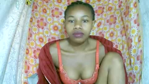 Snapshot of franciefrancie chatting on 6, 11, 2025 francilla online show from 6, 11, 2025