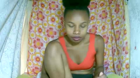 Snapshot of franciefrancie chatting on 20, 11, 2025 francilla online show from 20, 11, 2025