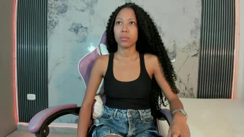 Snapshot of francis_leams chatting on 26, 4, 2026 Laura online show from 26, 4, 2026